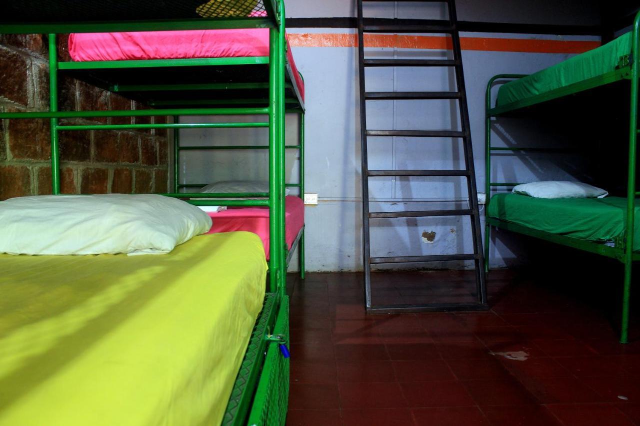 Bigfoot Hostel León Екстериор снимка